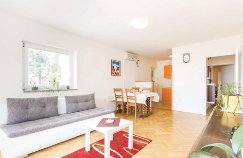 Sarsoni Apartment | 2 bedroom awesome apartment in Matulji