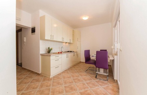 Vlasici Apartment | 2 bedroom awesome apartment in Vlasici