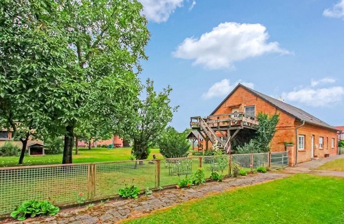 Mecklenburgische Kleinseenplatte Apartment | 2 bedroom awesome apartment in Zirtow