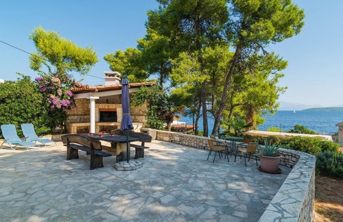 Stomorska House | 2 bedroom awesome home in Stomorska