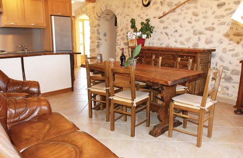 Sigoyer House | 2 bedroom awesome home in Sigoyer