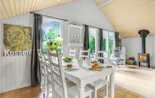Næsby Strand House | 2 Bedroom Awesome Home In Nakskov