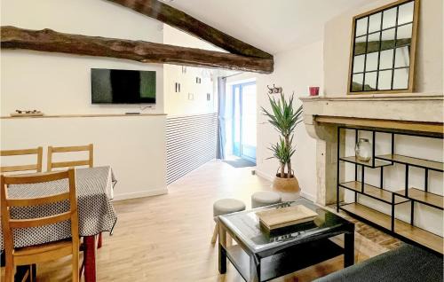 Coulon House | 2 Bedroom Awesome Home In Coulon