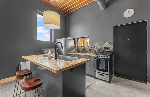 Rapid City House | 2 Bedroom Barndominium with loft, minutes away from charming Elk Rapids
