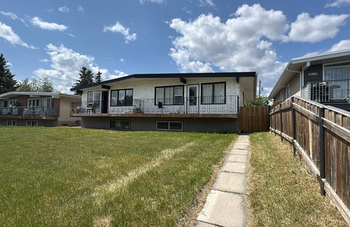 Forest Lawn House | 2 Bedroom Basement