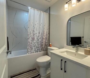 Evanston House | 2 bedroom Basement Suite