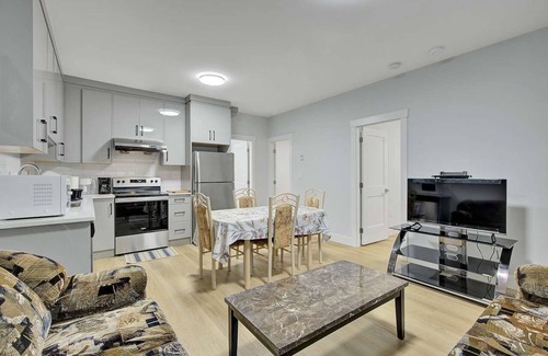 Surrey Newton House | 2 Bedroom basement suite in a newly built house in a great neighborhood, Surrey
