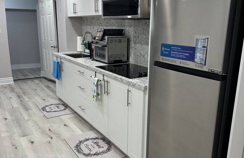 Innisfil Apartment | 2 Bedroom Basement With Separate Entrance Family-friendly