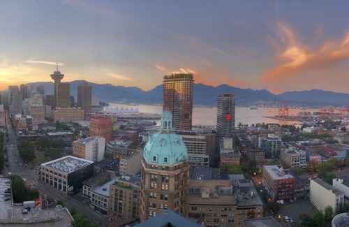 Gastown Condo | 2 bedroom/bathroom sleeps 4, panoramic ocean view downtown close to amenities