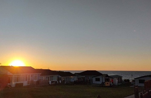Westleigh House | 2 Bedroom beach cottage with Sea Views. 2 minutes to Westward Ho! Promenade.