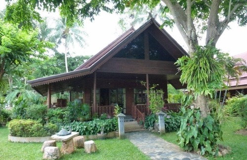 Plai Laem Villa | 2 Bedroom Beachfront Villa Bang Po (B1)