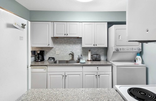 Demere Park Condo | 2 Bedroom, beautifully decorated condo, St. Simons Island, heated pool