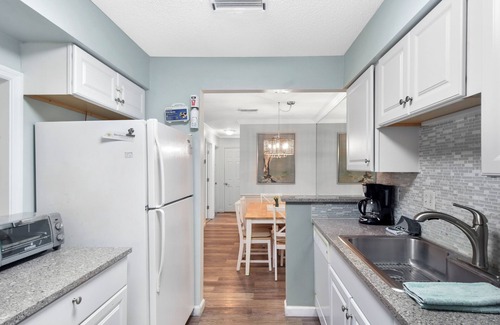 Demere Park Condo | 2 Bedroom, beautifully decorated condo, St. Simons Island, heated pool