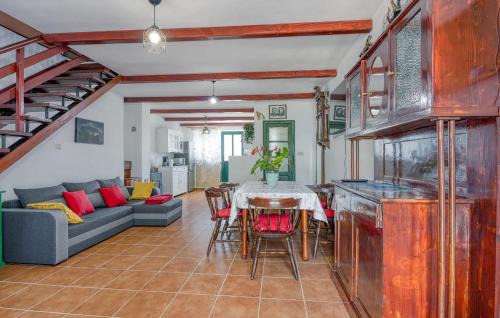 Veli Losinj Apartment | 2 Bedroom Beautiful Apartment In Veli Losinj