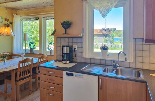 Slakmore Strand House | 2 bedroom beautiful home in Rockneby