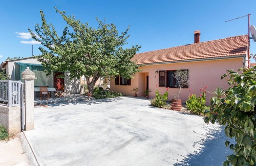 Sikici House | 2 bedroom beautiful home in Sikici