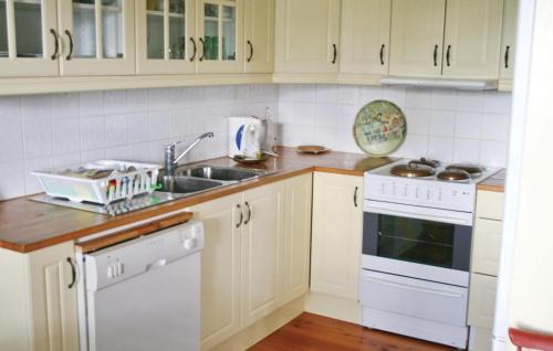 Eskilstuna House | 2 Bedroom Beautiful Home In Eskilstuna