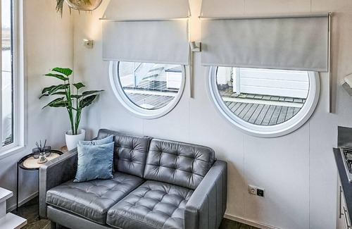 Leimuiden Boat Rental | 2 bedroom beautiful ship in Aalsmeer
