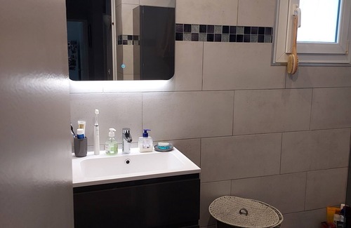 Gouvieux Bed & Breakfast | 2 Bedroom Bed & breakfast in Gouvieux