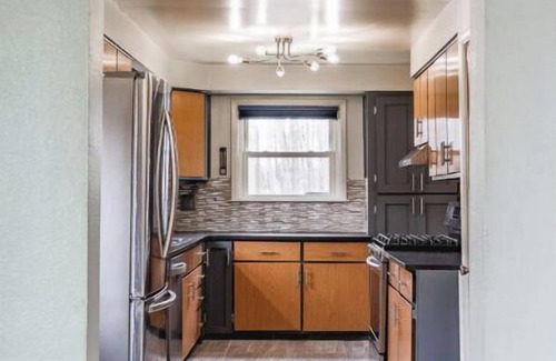 Horton House | 2 bedroom bedroom 1 bath by the lake.