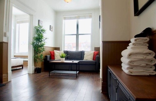 Moose Jaw Apartment | 2 Bedroom! Best Rental in MJ, Parking, WiFi ✨