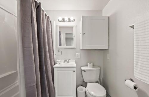 Vancouver House | 2-Bedroom Bungaloo nestled close to Urban Centers