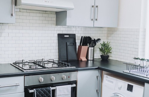 Burnley House | 2 Bedroom Bungalow with Free Parking in Burnely