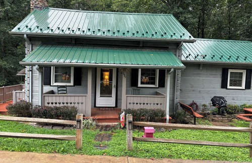 Arlington Cabin | 2-bedroom cabin located in the foothills of N.Wilkesboro & 8-mins to Speedway!