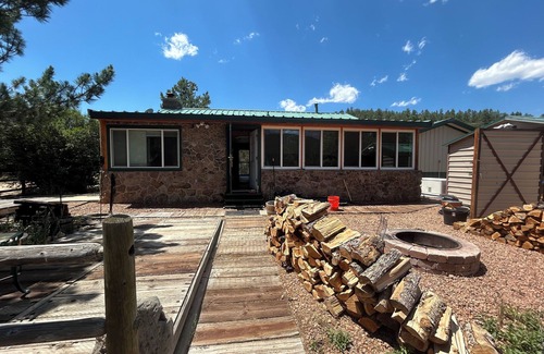 Deckers Cabin | 2 bedroom Cabin 199.00 per night