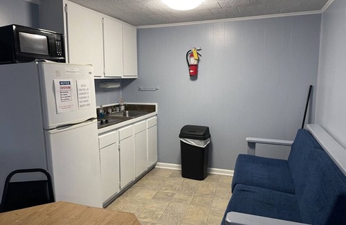 Pottsboro Cabin | 2 Bedroom Cabin at Little Mineral Marina