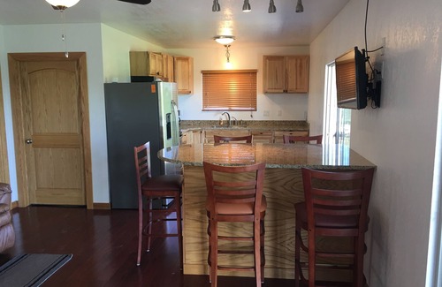 Lansing Cabin | 2 Bedroom Cabin Fantastic Mississippi River View
