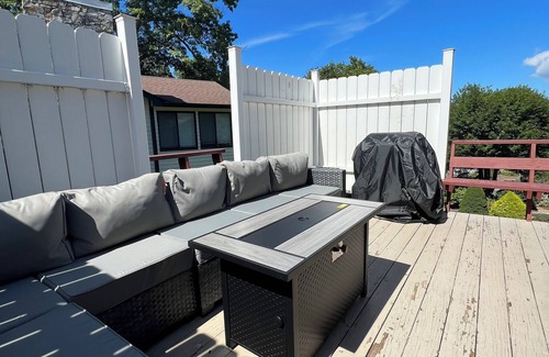 Pineola Cabin | 2 bedroom cabin in Linville Land Harbor- close to Beech and Sugar Mtn.!