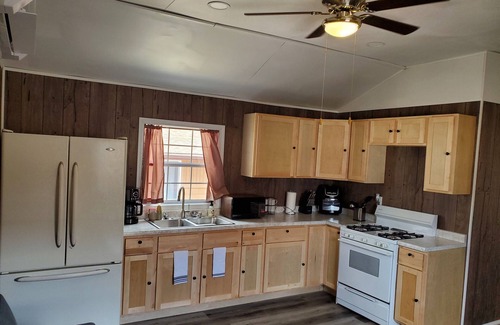 New Boston Cabin | 2 Bedroom Cabin Near the River