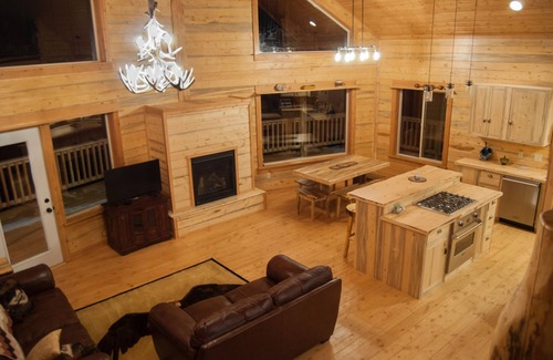 Philipsburg Cabin | 2 Bedroom Cabin near Philipsburg, Montana