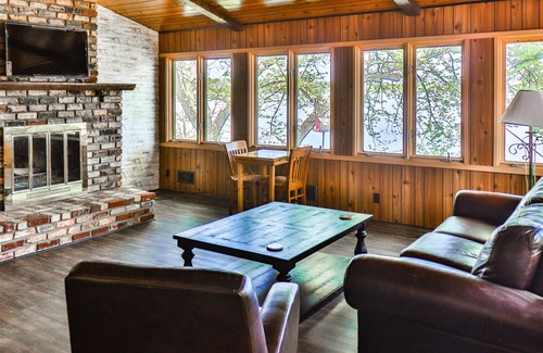 Nisswa House | 2 Bedroom Cabin on Lower Cullen