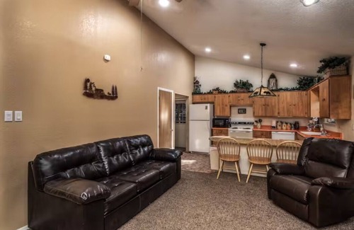 Ruidoso Cabin | 2 Bedroom Cabin - Sleeps 6