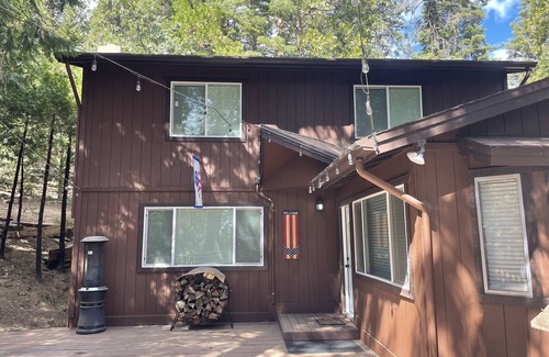 Alta Sierra Cabin | 2 bedroom cabin in the woods near the Alta Sierra Ski Resort