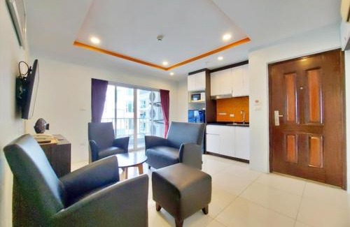 Pratumnak Hill Apartment | 2 Bedroom Calm Area, Huge Balcony, Friendly Staff