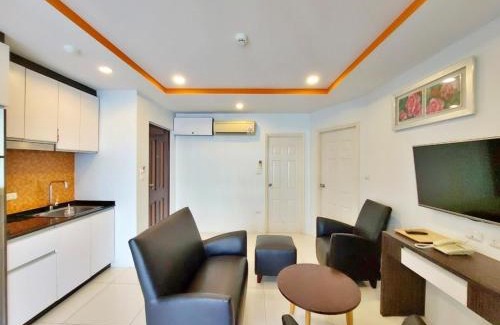 Pratumnak Hill Apartment | 2 Bedroom Calm Area, Huge Balcony, Friendly Staff