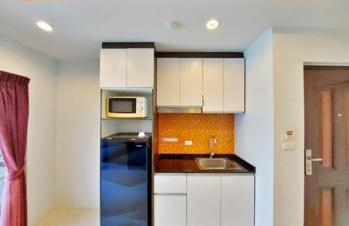 Pratumnak Hill Apartment | 2 Bedroom Calm Area, Huge Balcony, Friendly Staff