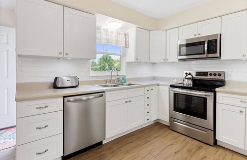 Hudson Beach Estates House | 2 Bedroom canal home with direct Gulf access