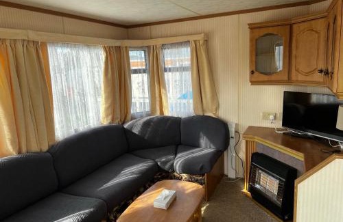 Hunstanton Ski Chalet | 2 Bedroom caravan Hunstanton pets go free