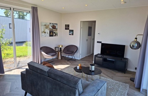 West-Graftdijk House | 2-bedroom chalet with terrace