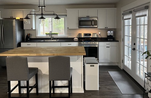 Naples Ski Chalet | 2 bedroom Chalet near Main St - the perfect couples retreat!