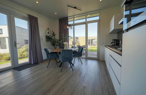 Hindeloopen House | 2-bedroom chalet with terrace