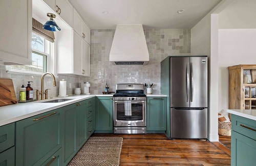 Cherrywood House | 2 Bedroom Cherrywood Cottage | Firepit | Near UT