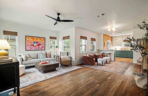 Cherrywood House | 2 Bedroom Cherrywood Cottage | Firepit | Near UT