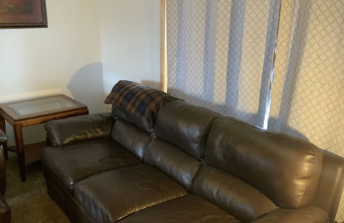 The Dalles House | 2 bedroom close to hospital