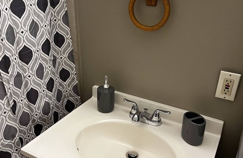Lewiston Apartment | 2 Bedroom Close to Hospitals and Medical facilities. Quiet and Pet Friendly
