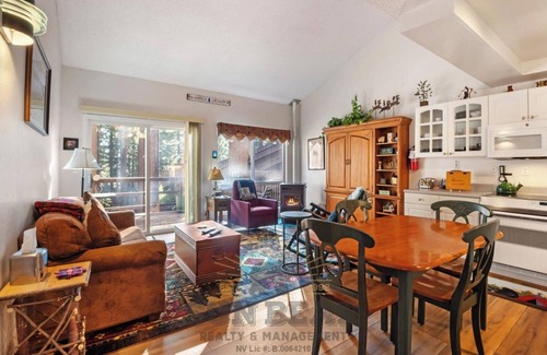 Incline Village Condo | 2 Bedroom close to Diamond Peak (AT19)